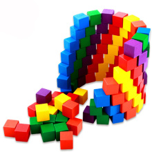 Los bloques divertidos del cubo del dominó de los niños divertidos de la marca de FQ juegan con los bloques de construcción de madera